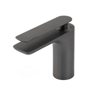 Žemas praustuvo maišytuvas Kohlman Experience QB100EG su šlifuoto grafito apdaila, vaizduojamas iš arti.