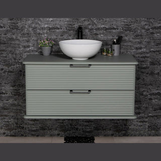 Priekinis vaizdas i salaviju Libra 100 cm vonios spintele su dviem stalciais ir balta kriaukle.