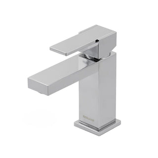 Kohlman Excelent praustuvo maišytuvas iš šono, ryškiai matomas kampuotas dizainas ir chromuotas paviršius.