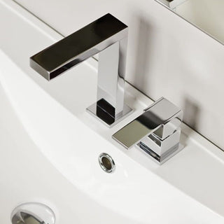 Kohlman Excelent dviejų skylių maišytuvo viršutinis rakursas, aiškiai matomas kampuotas snapelis ir valdymo rankenėlė.