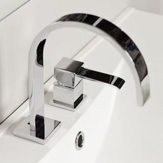 Artinys i chromuoto Kohlman Axis dvieju skyliu maisytuvo svirties ir snapelio forma.