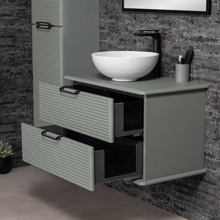 Salaviju Libra 80 cm pakabinama spintele su atidarytais stalciais ir balta keramine kriaukle.