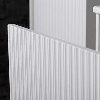 TRETTO spintelės 3D vertikalus frezuotas fasadas iš arti.