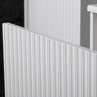 TRETTO spintelės 3D vertikalios struktūros detalė – stilingas frezuotas fasadas iš arti.